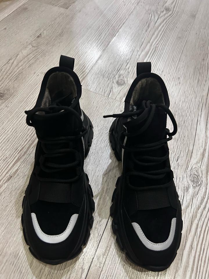 Кросовки женские