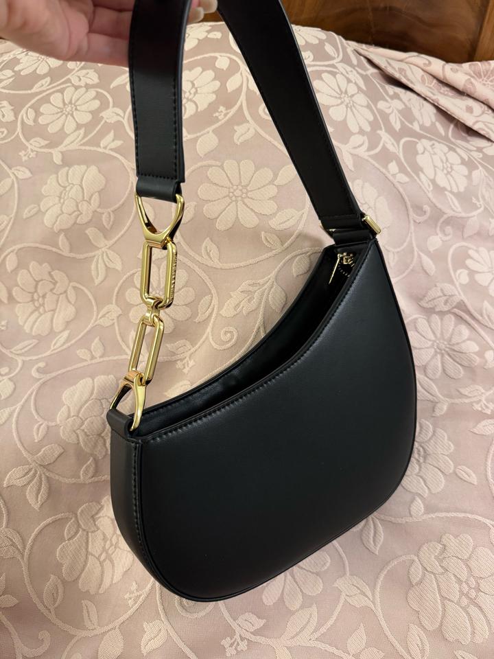 Хобо сумка Charles & Keith