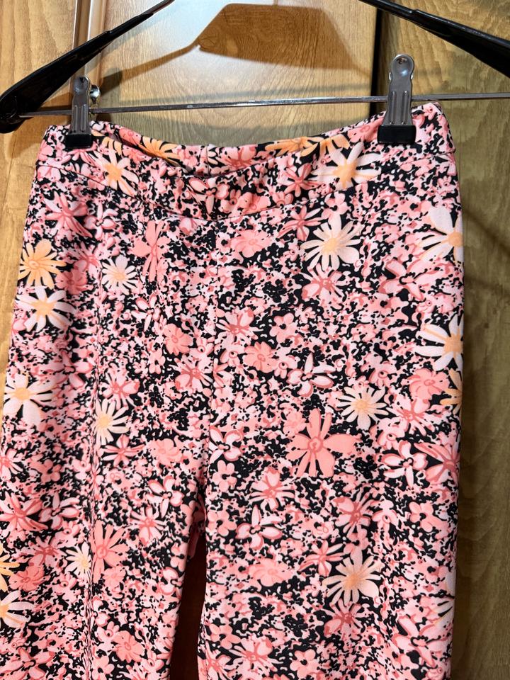 Яркие брюки клёш с цветочным принтом