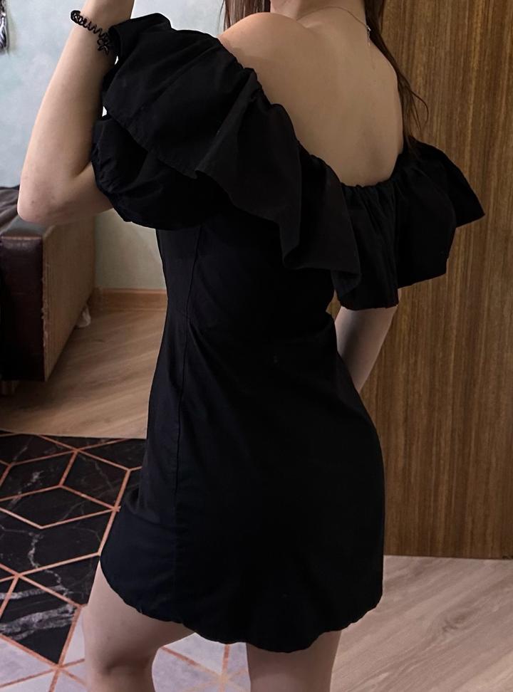 Черное платье Pull&Bear