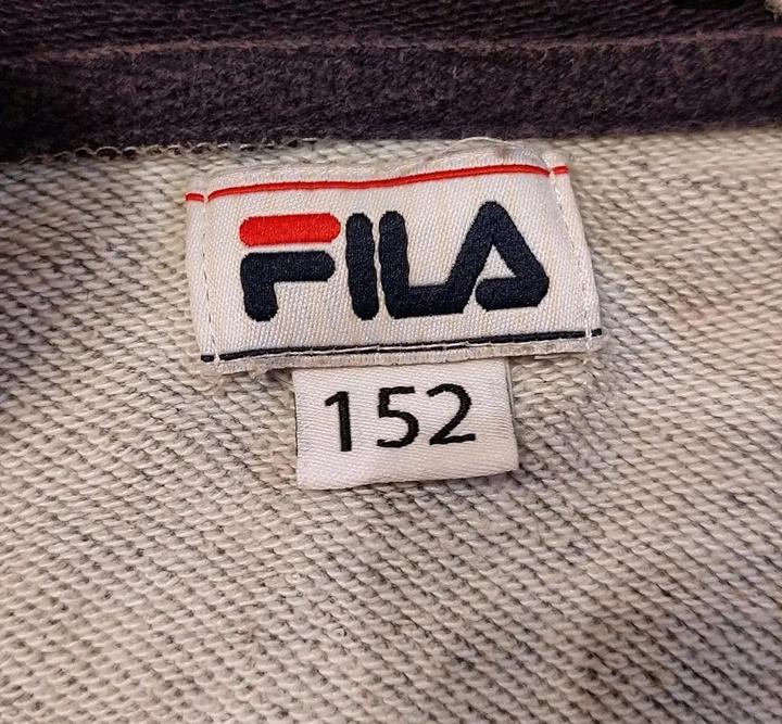 Спортивная толстовка от бренда Fila.
