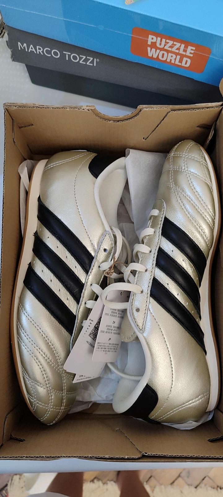 Продам кроссовки Adidas