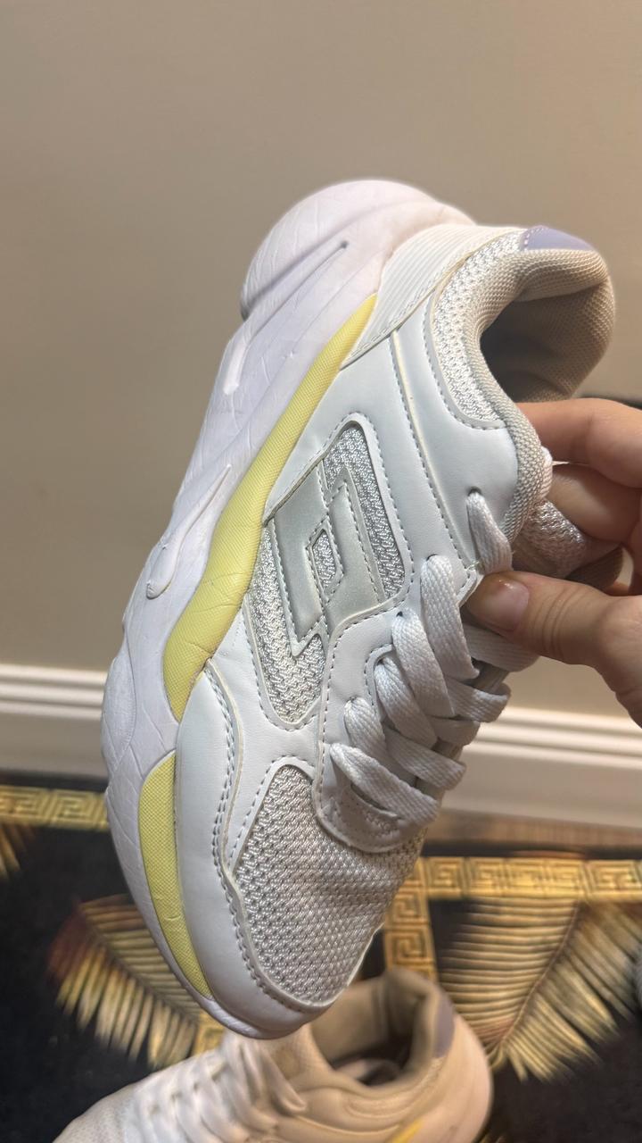 Кроссовки от sportmaster