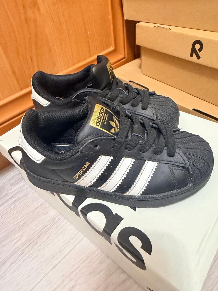 Кроссовки Adidas superstar