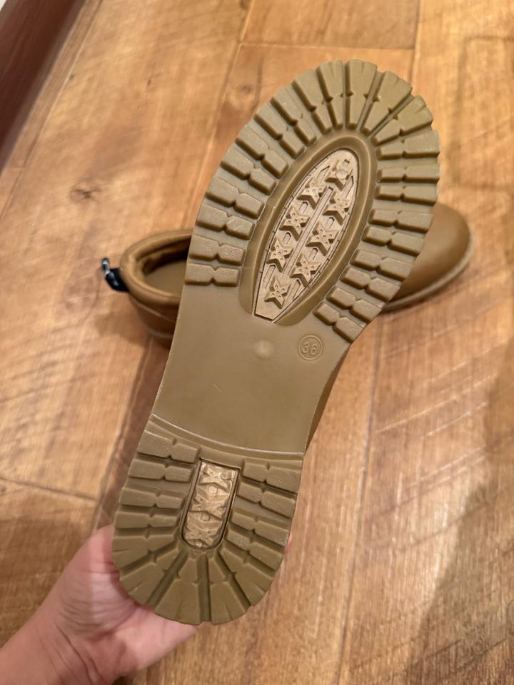 Бежевые кроссовки новые