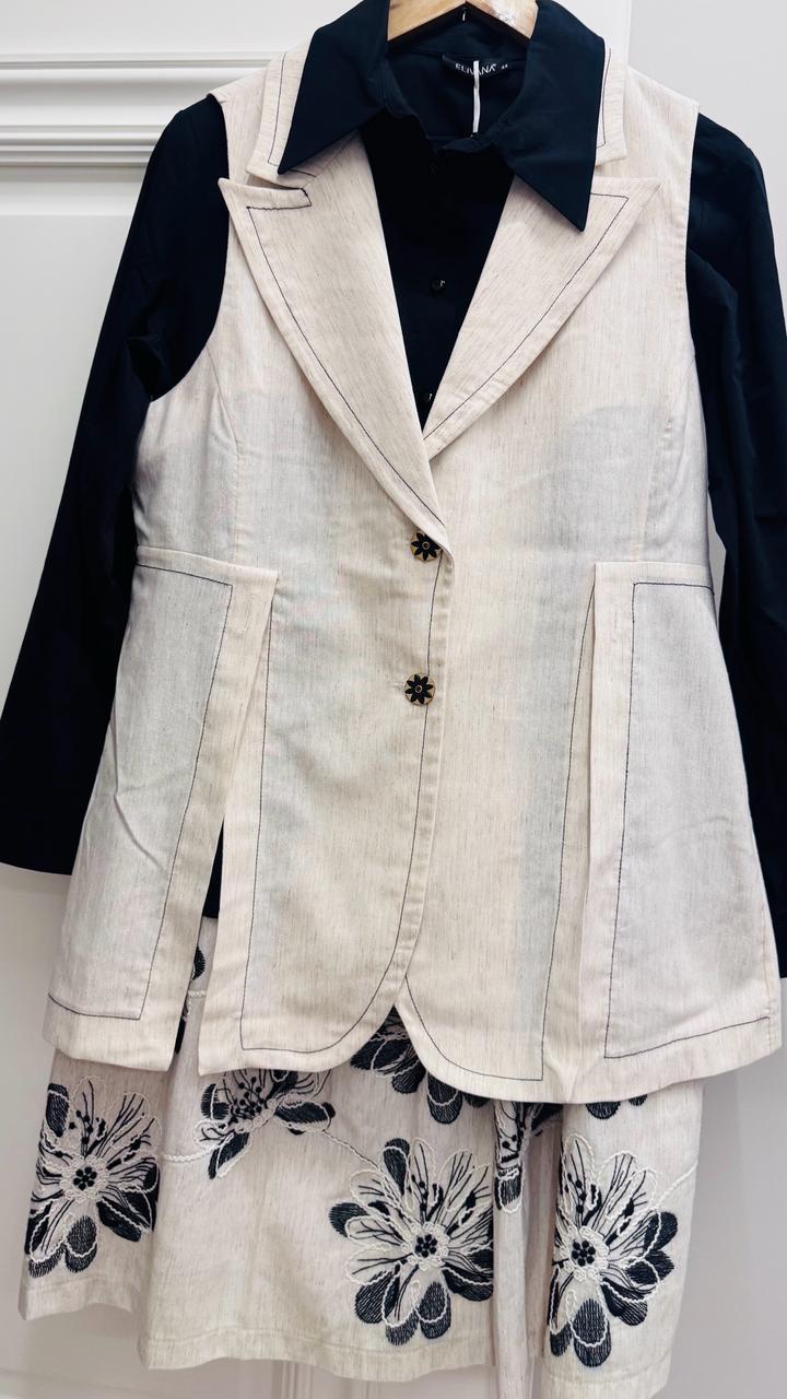 Новый костюм тройка, производство Турция.