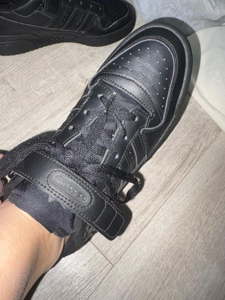 Кроссовки adidas forum