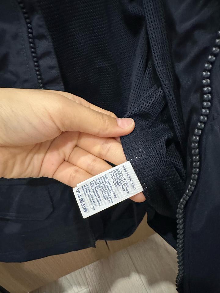 Ветровка Tommy Hilfiger , новая