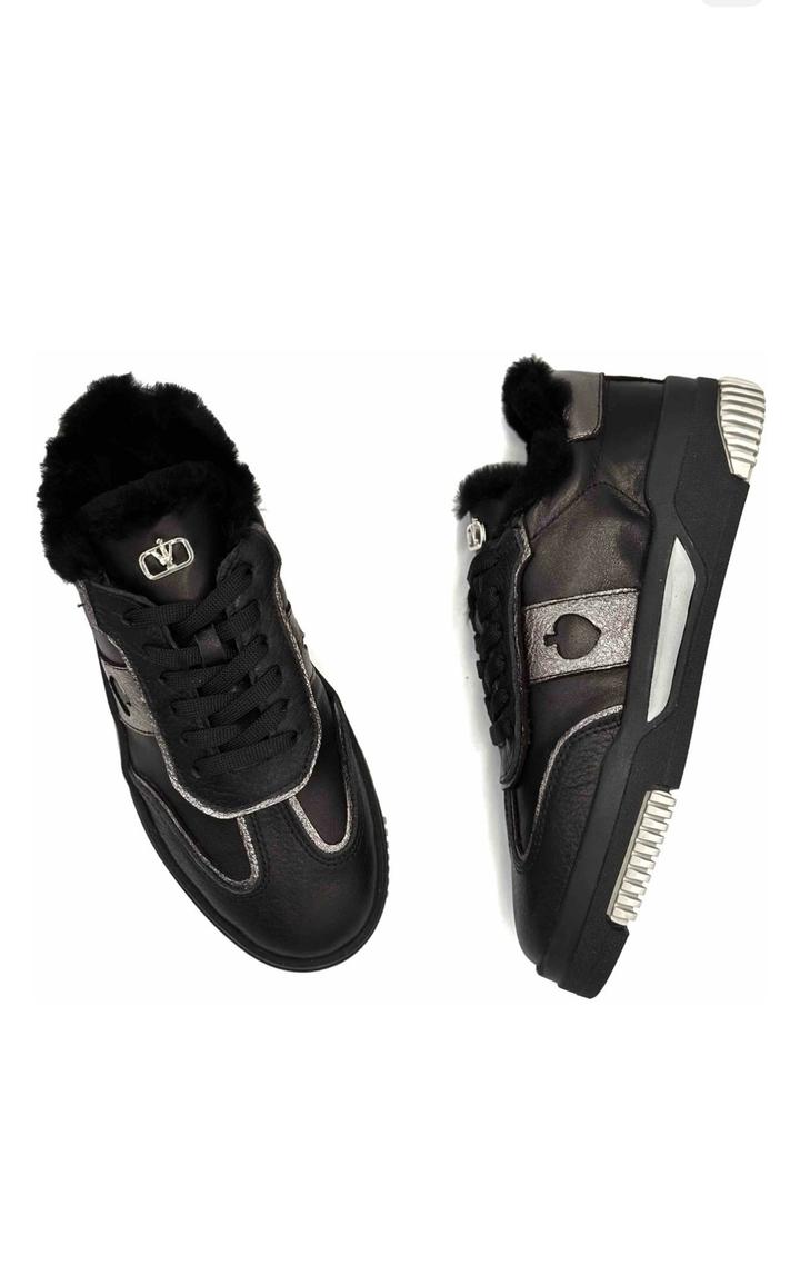 Продам стильные зимние кеды