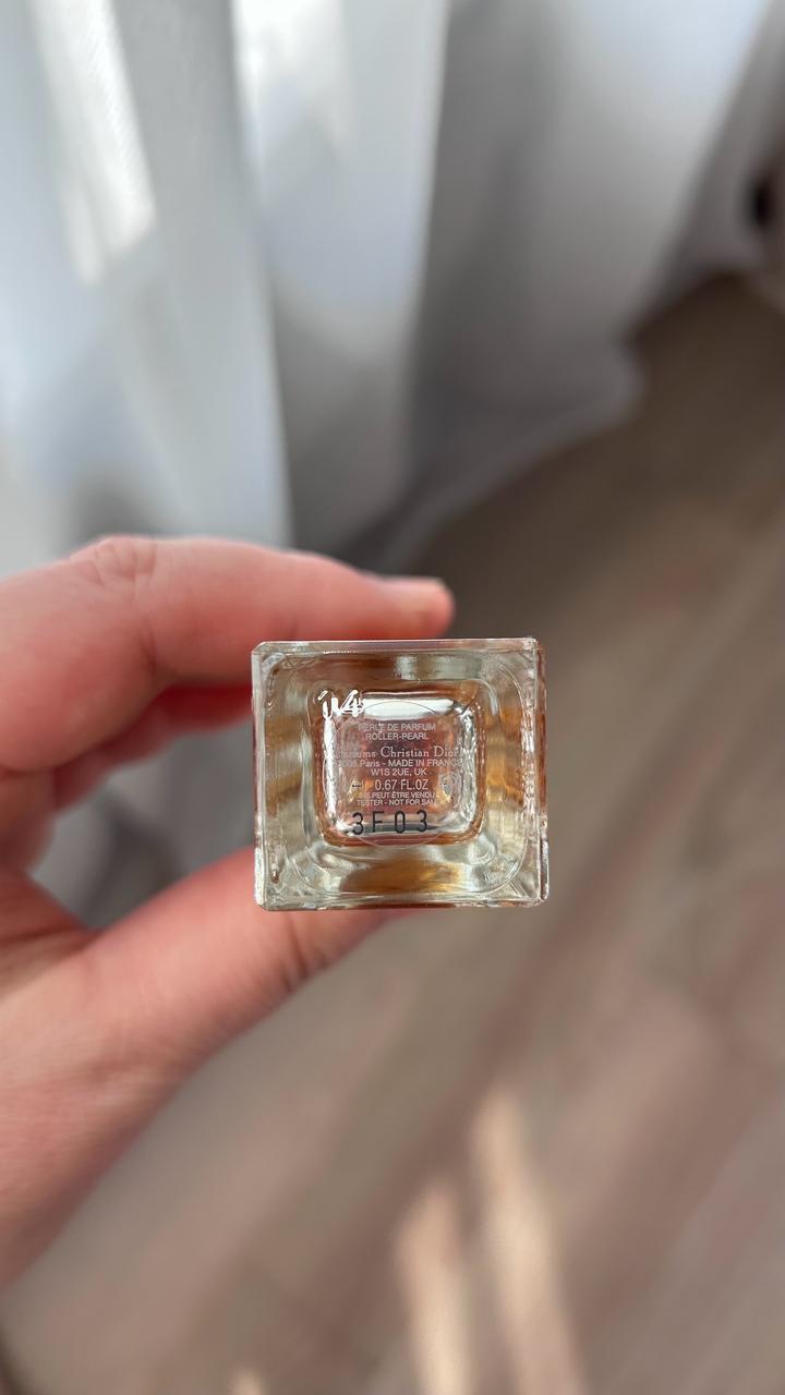 Туалетная вода с роликовым аппликатором Miss Dior