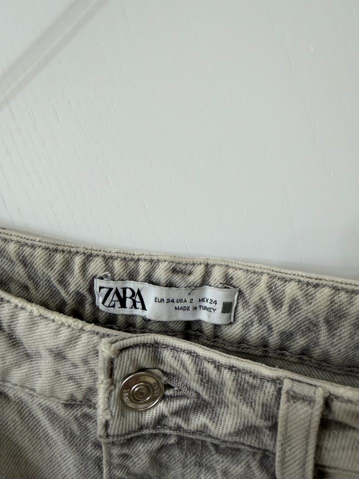 Джинсы Zara