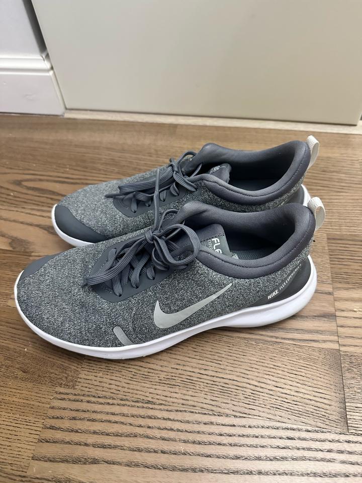 Кроссовки Nike