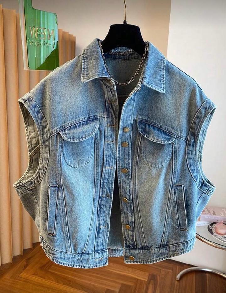 Стильная джинсовая безрукавка