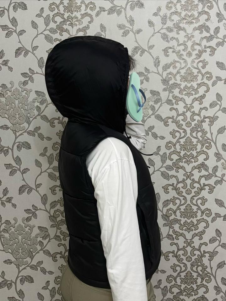 Черная безрукавка Zara