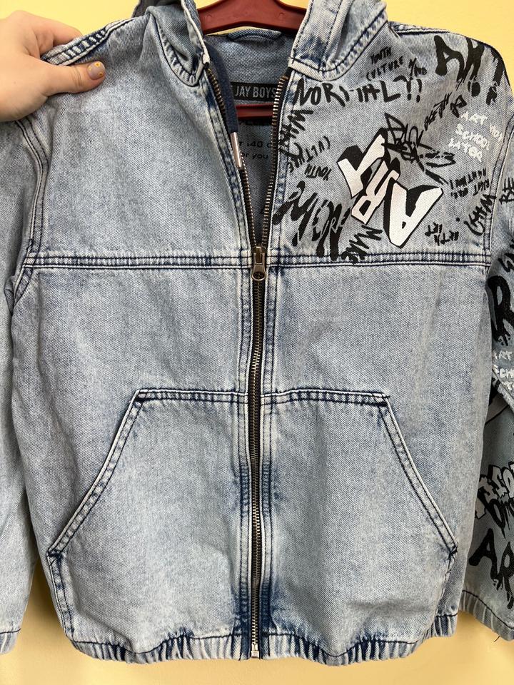 Джинсовая куртка на мальчика