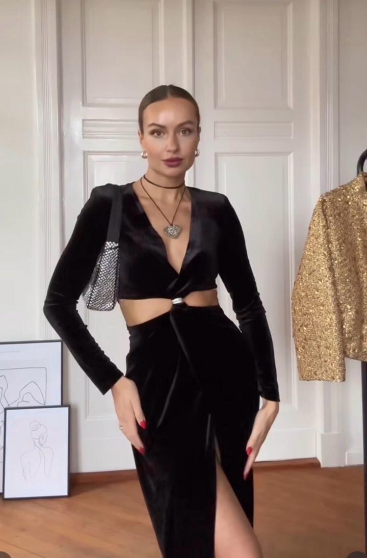 Платье бархатное