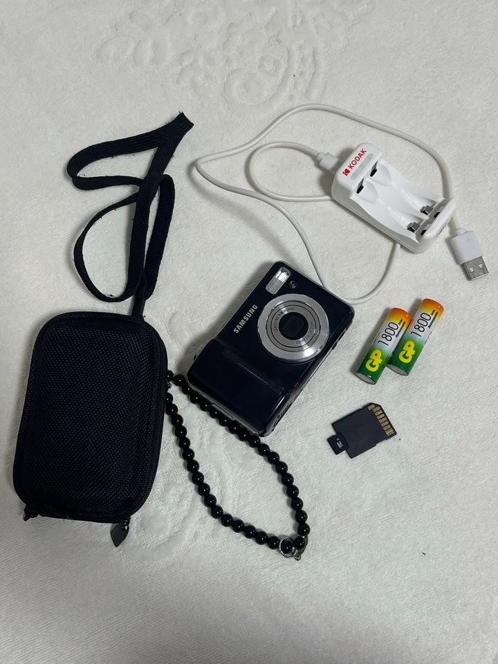 Винтажный цифровой фотоаппарат Samsung s830