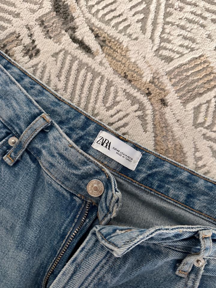 Джинсы Zara
