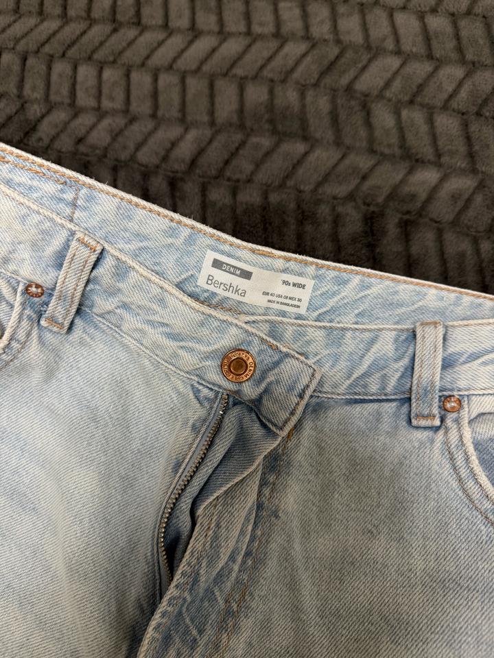 Джинсы Bershka