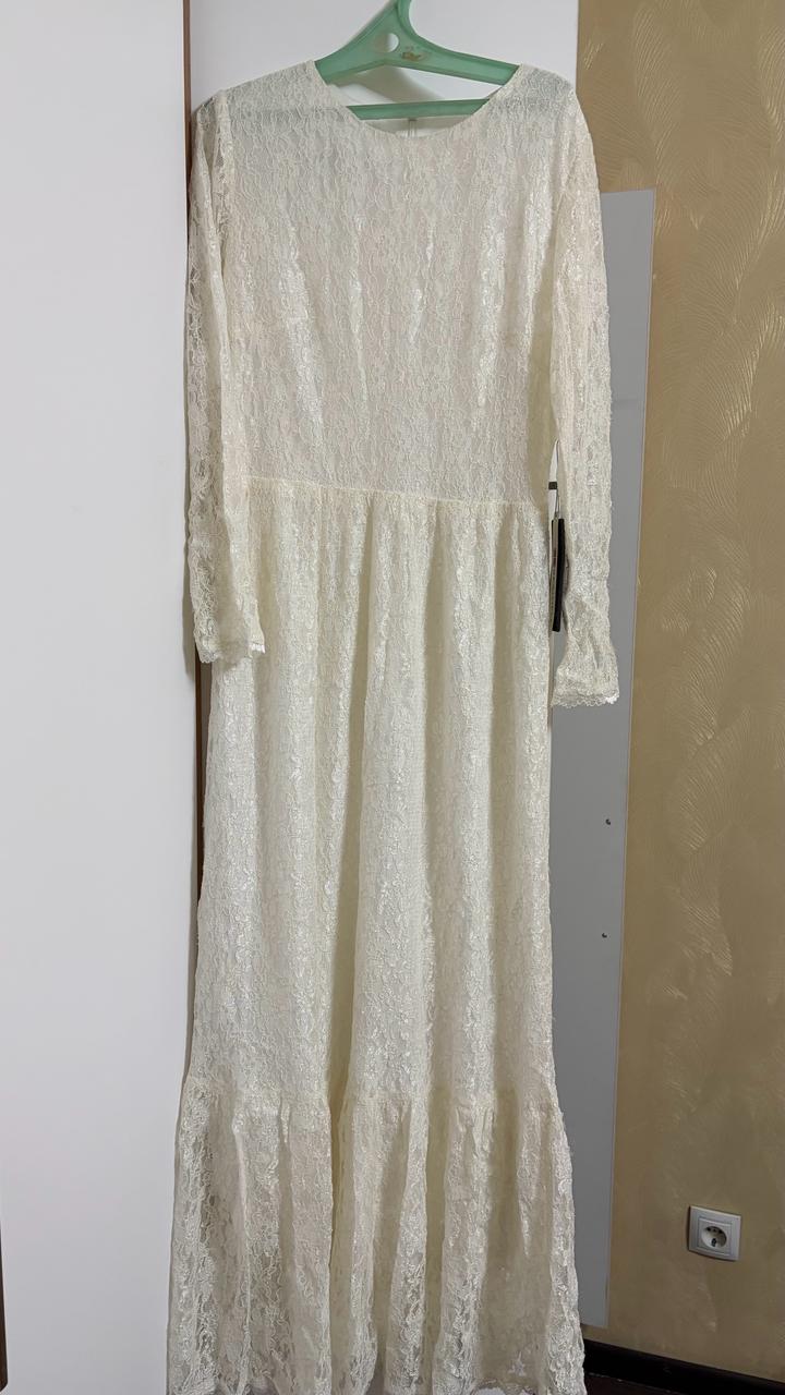 Белое платье