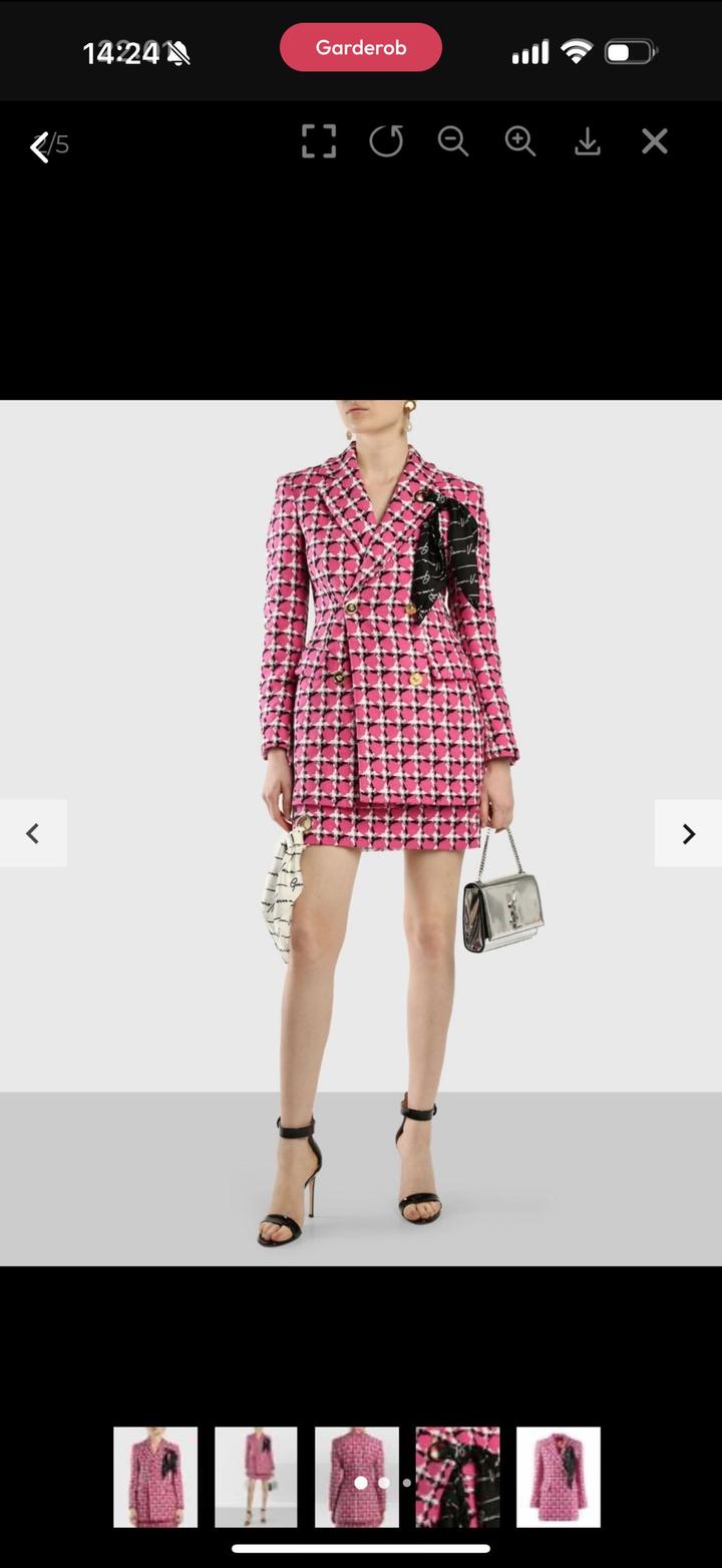 Твидовый костюм в отличном состоянии. Покупала дорого для фотосессии