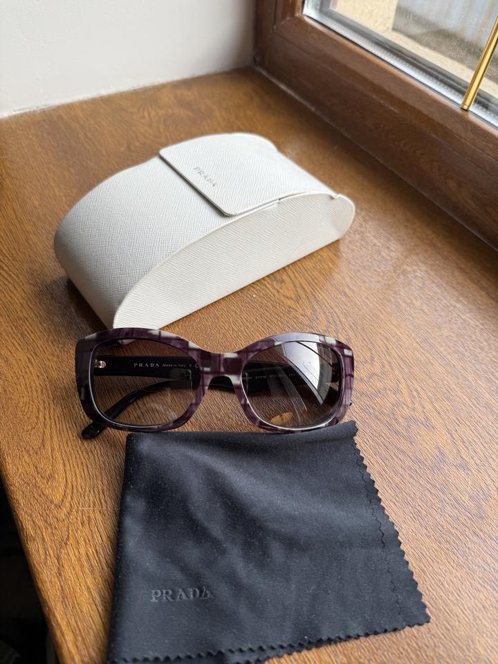 Очки Prada