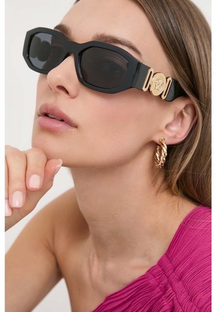 Стильные очки Versace