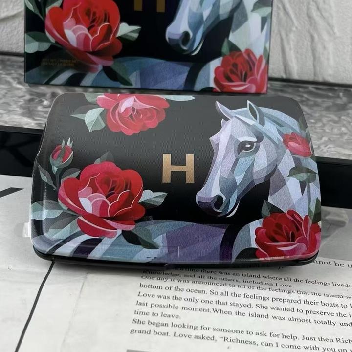Палетка hourglass лошадь
