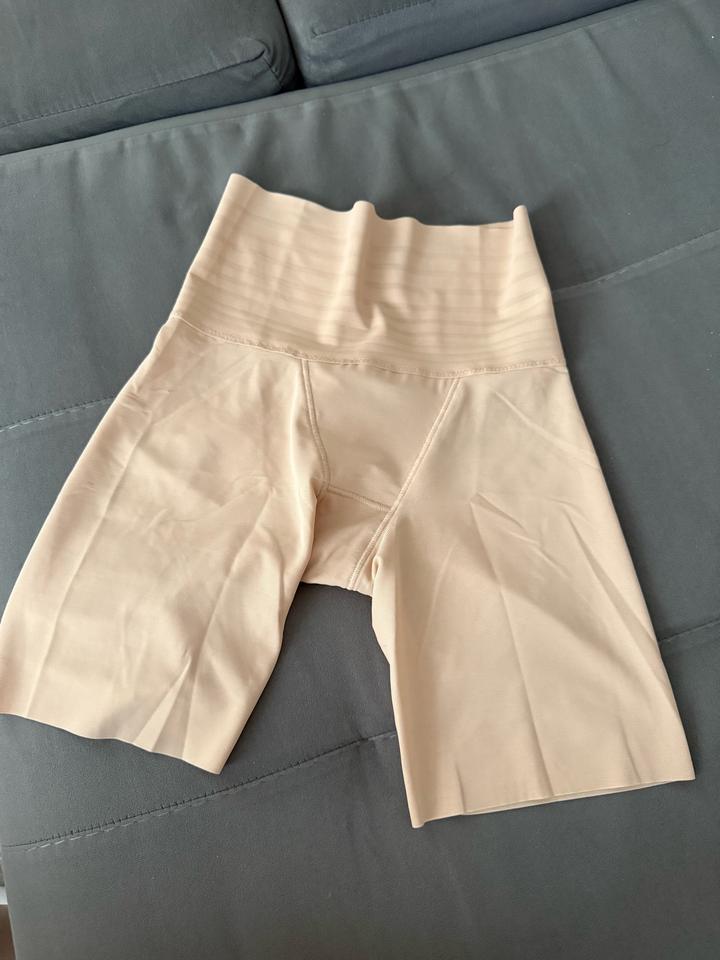 Утягивающее белье Uniqlo 💛