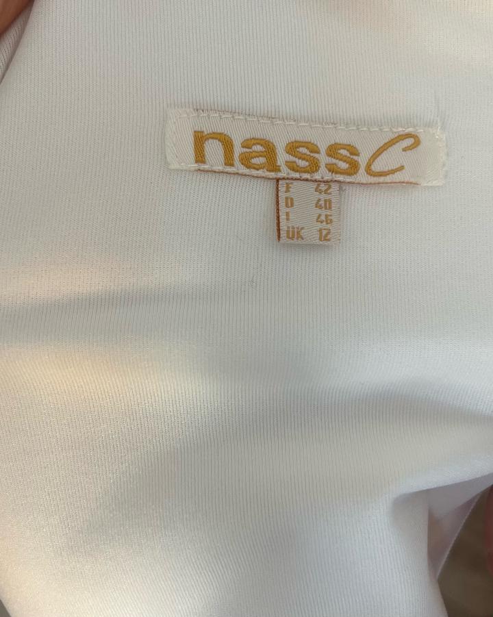 Белое платье с вышивкой