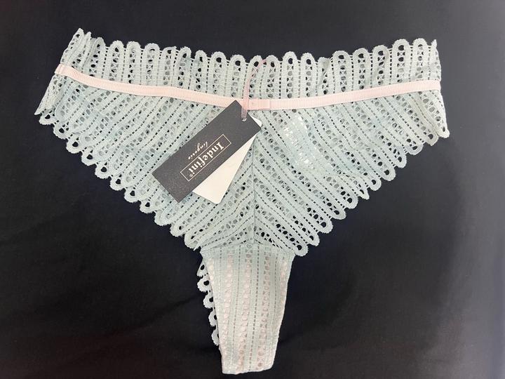 Стринги Indefini