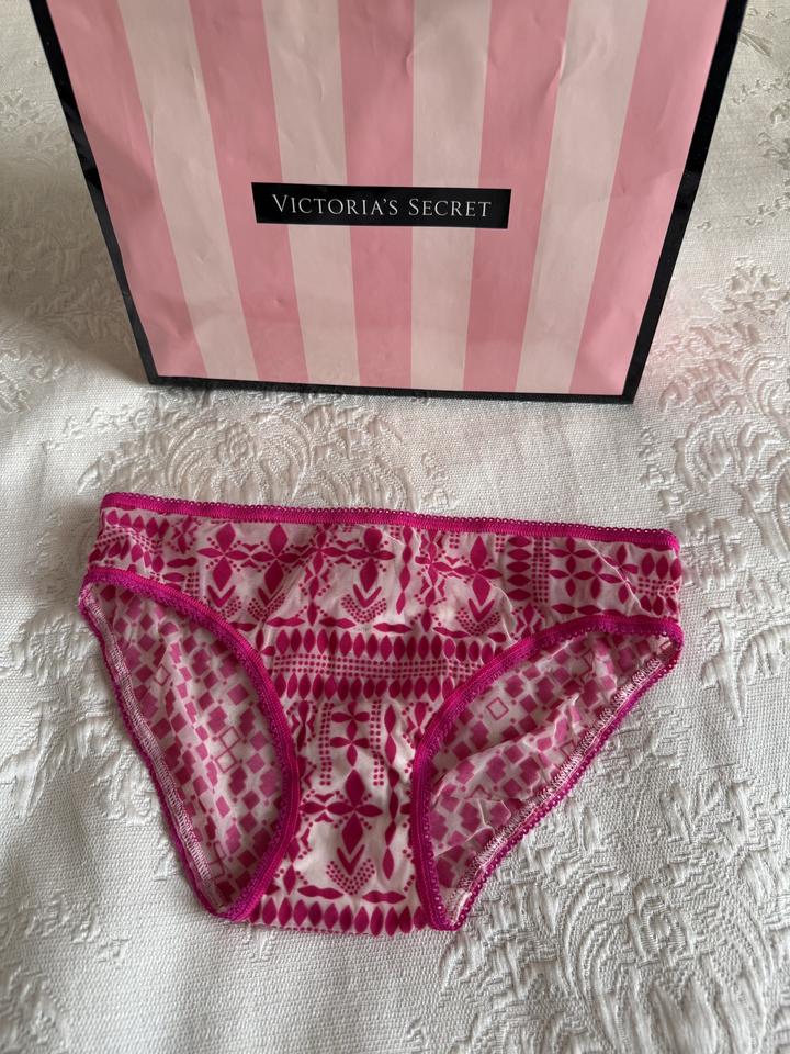 Нижнее белье Victoria’s Secret