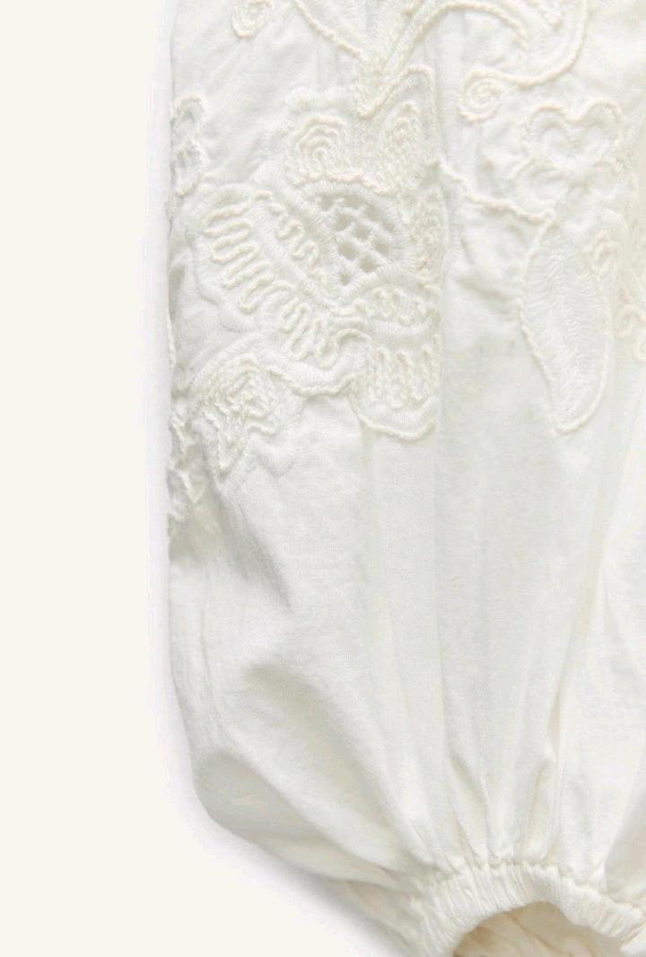 Блузка с вышивкой Zara новая