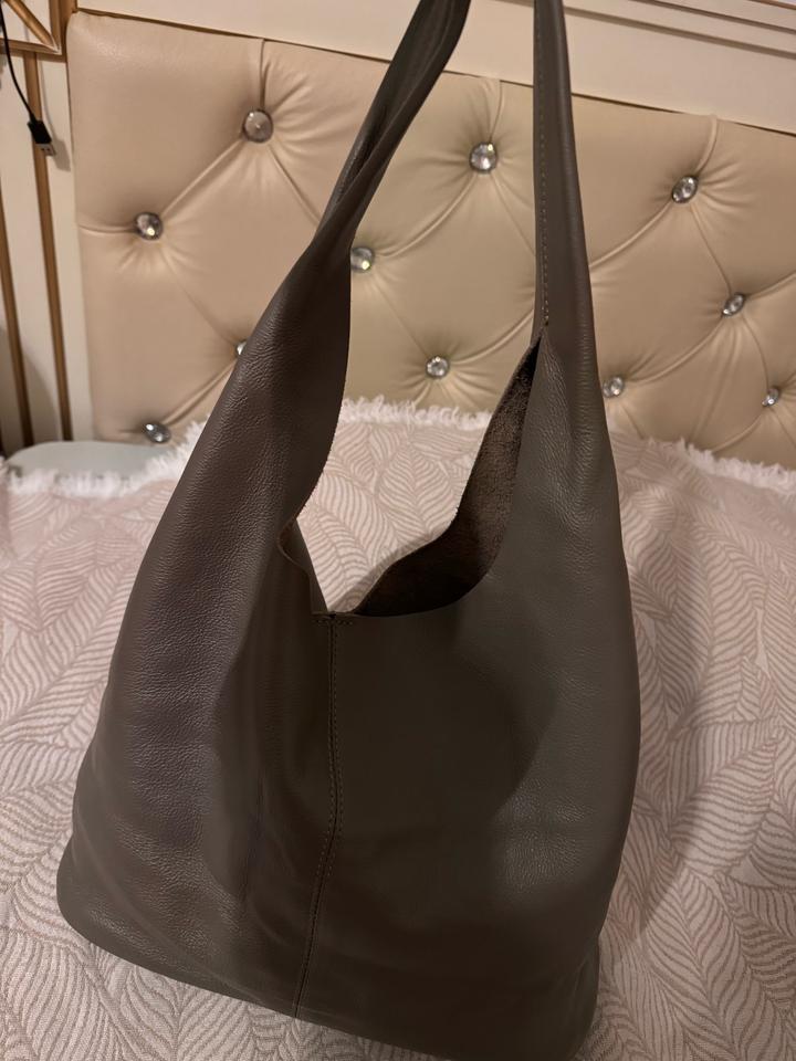 Абсолютно новая