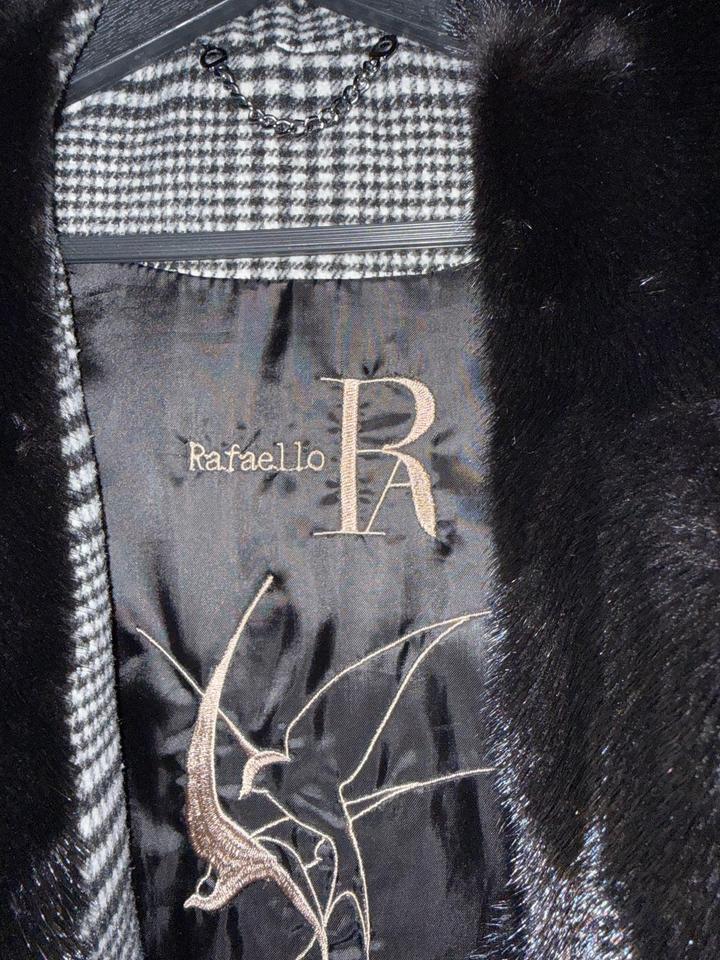 Лёгкая зимняя куртка с натуральным норковым воротником