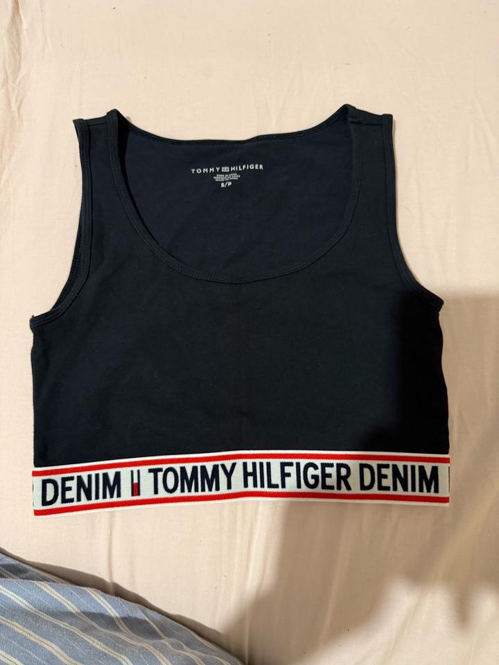 Топ Tommy Hilfiger