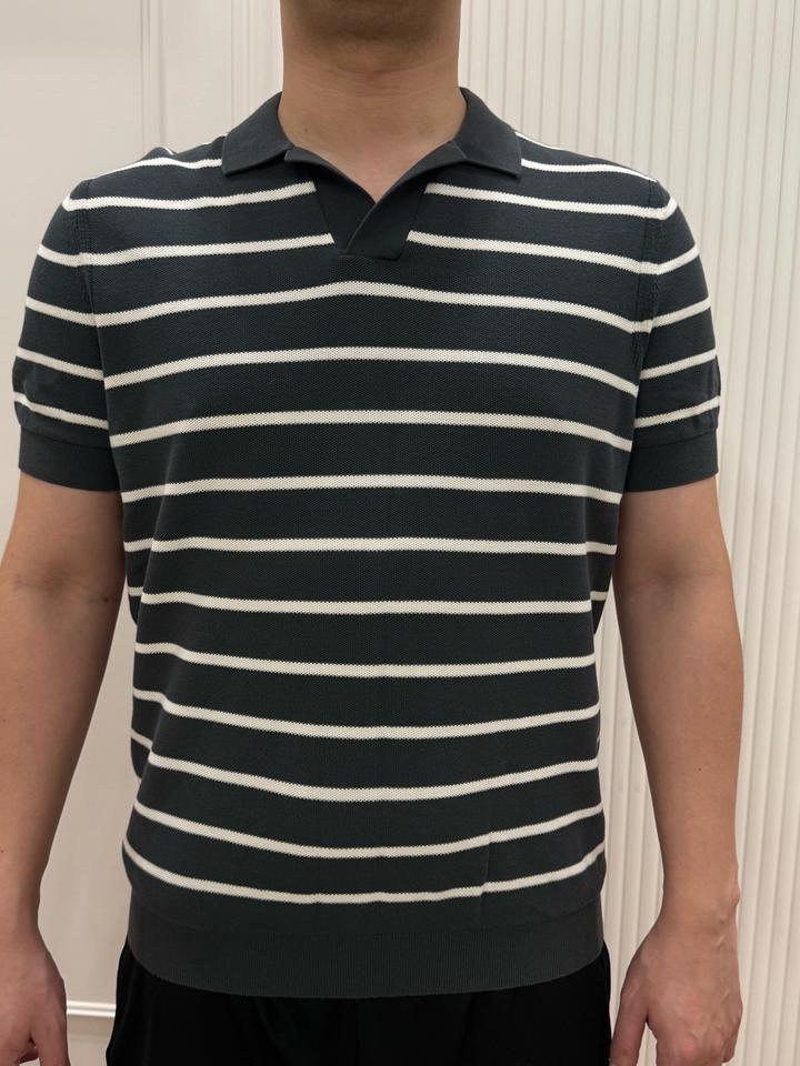 Мужская тенниска Massimo Dutti.