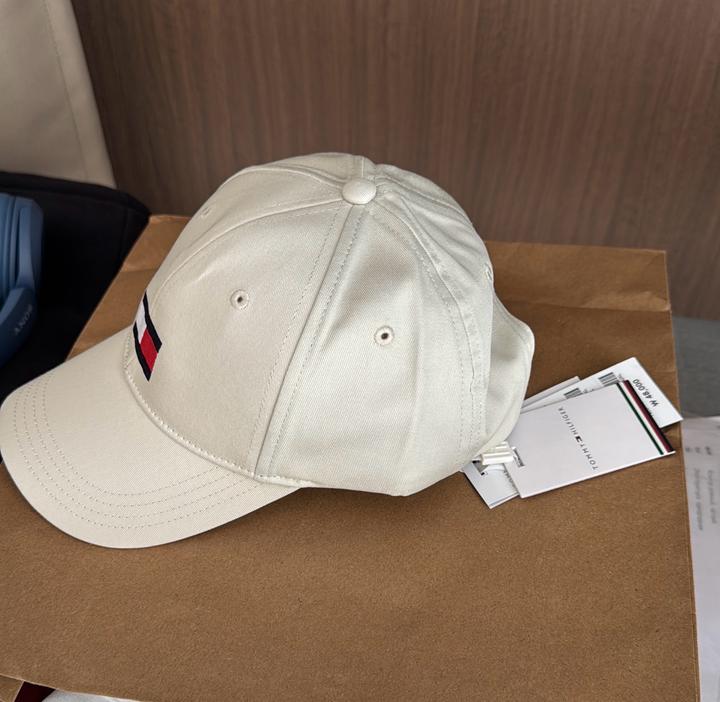 Бейсболка новая детская Tommy Hilfiger