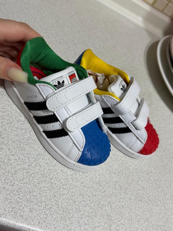 Детские кроссовки Adidas Superstar x LEGO