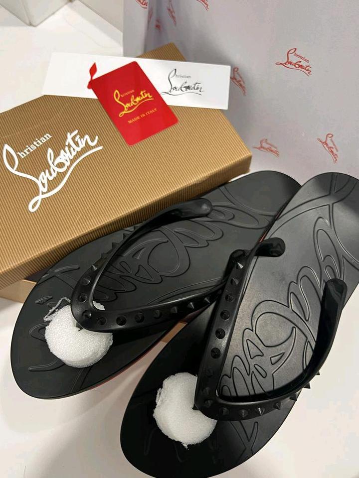 Шлепанцы Christian Louboutin - Loubi Flip