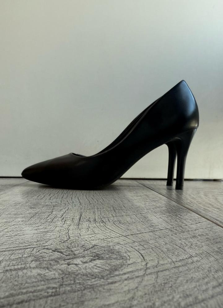 Черные туфли-лодочки