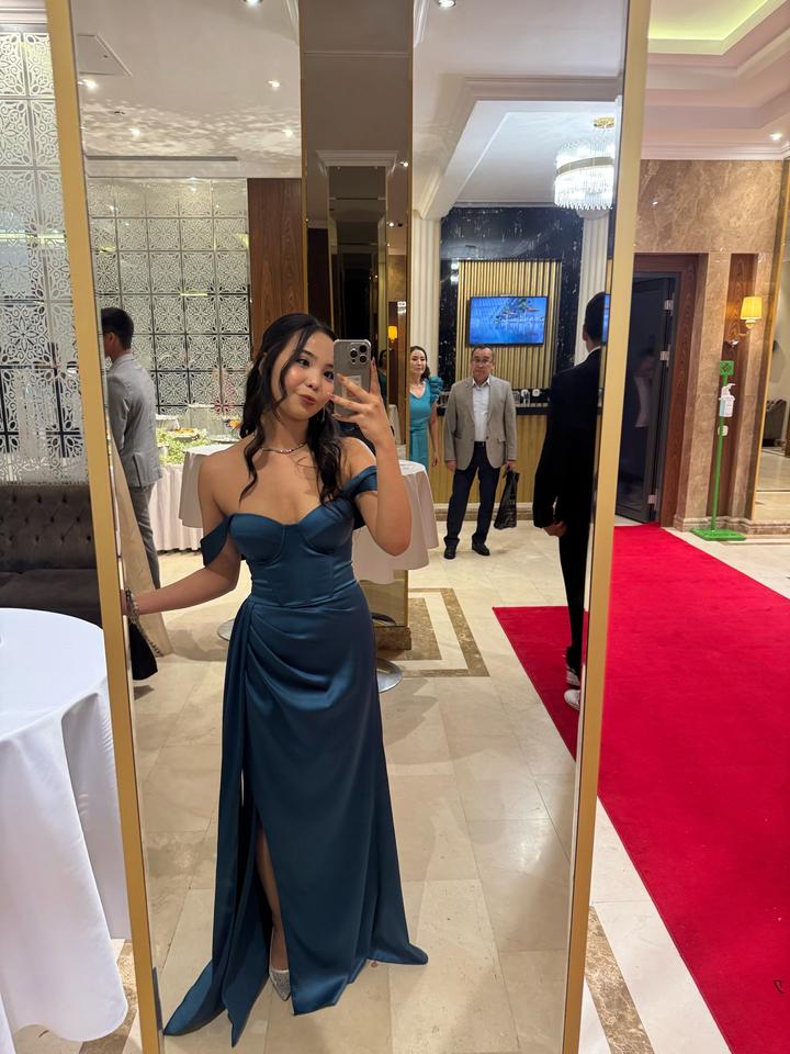 Вечернее платье на выпускной