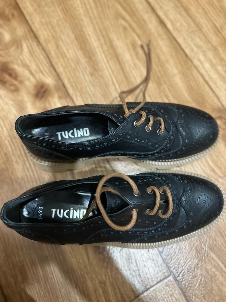 Броги на массивной подошве Tucino