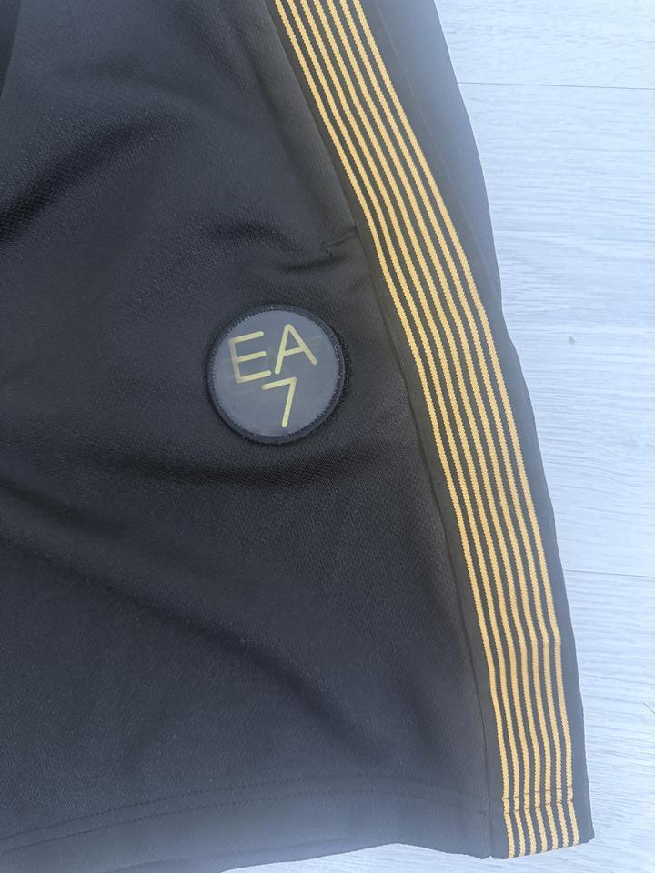 Шорты EA7