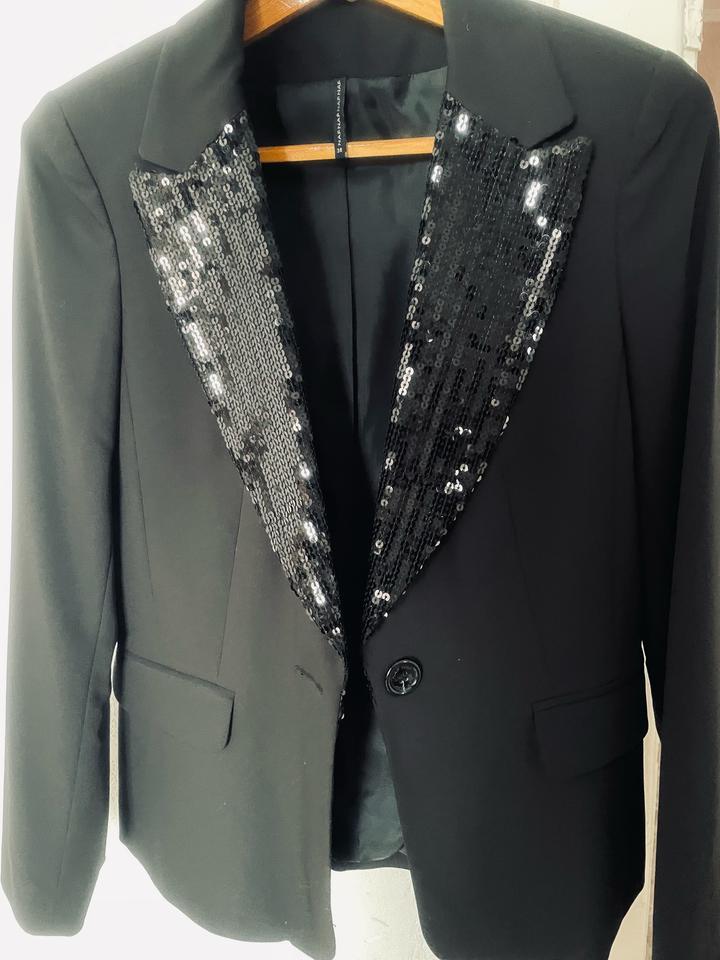 Жакет(Пиджак) NAFNAF с пайетками.