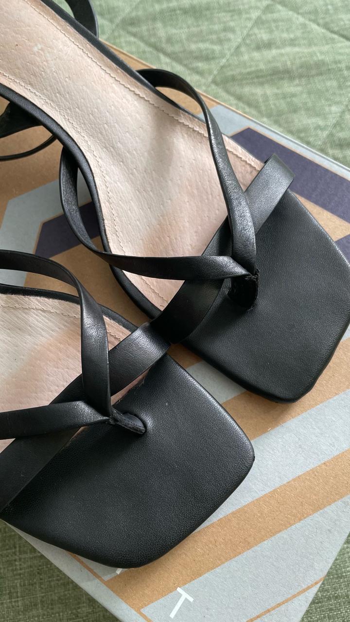 Женские босоножки