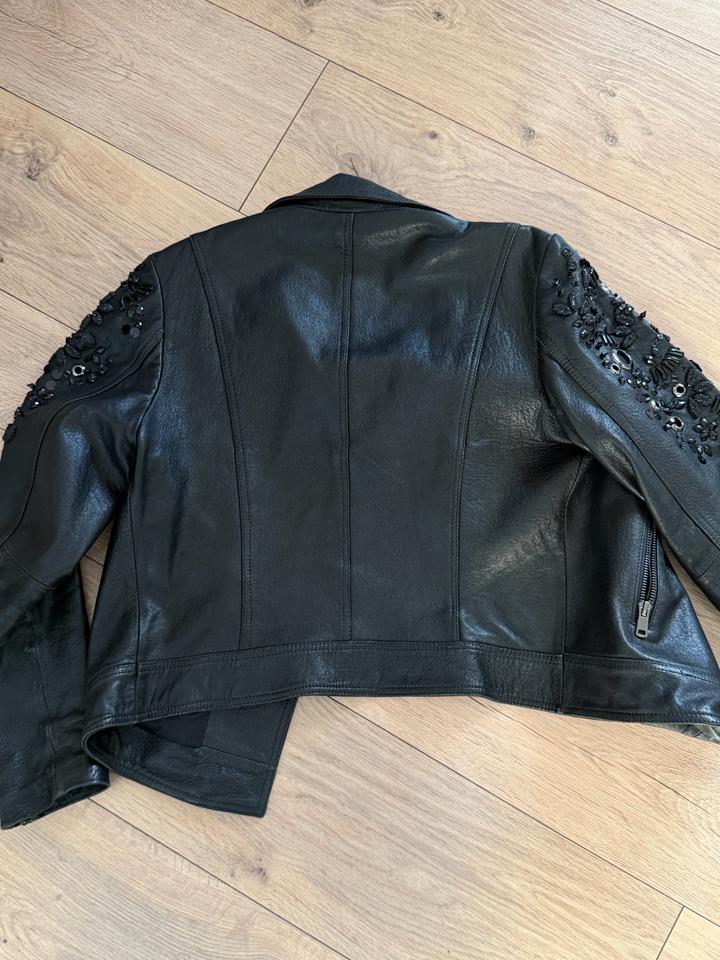 Кожаная куртка