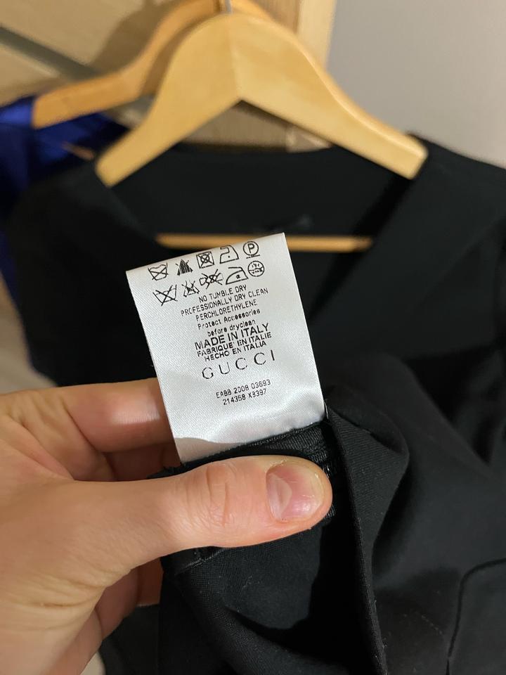 Черное платье Gucci