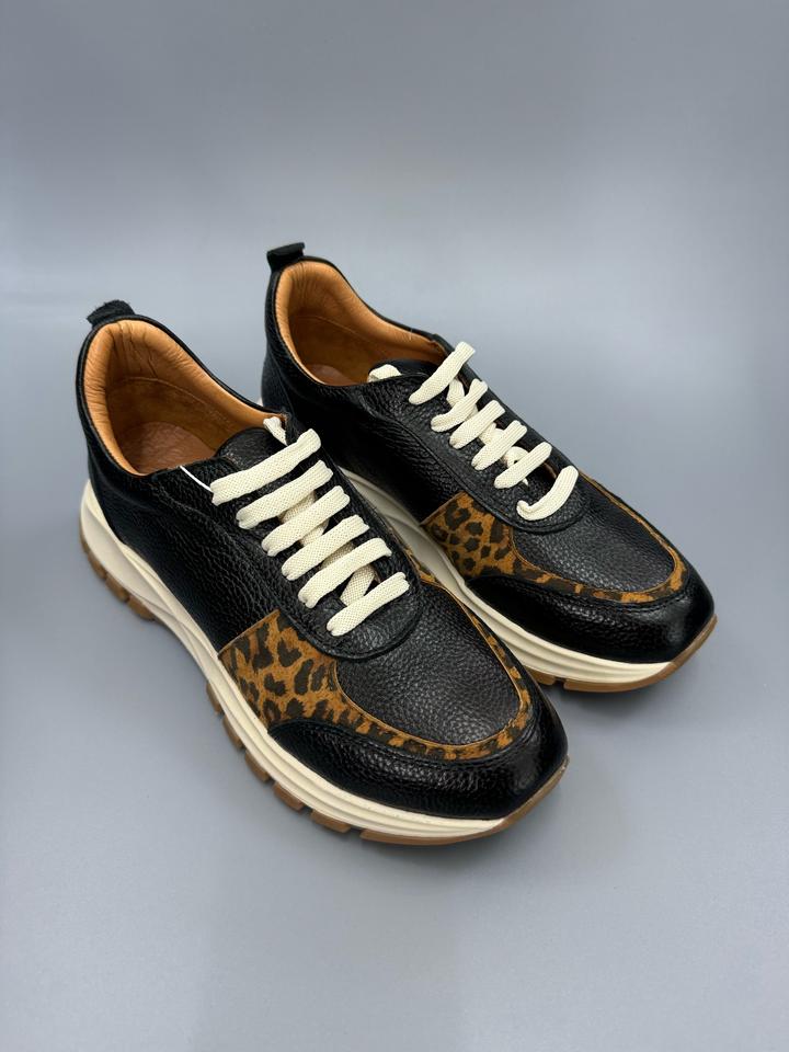 Кроссовки натуральная кожа, новые 36,37,38,39