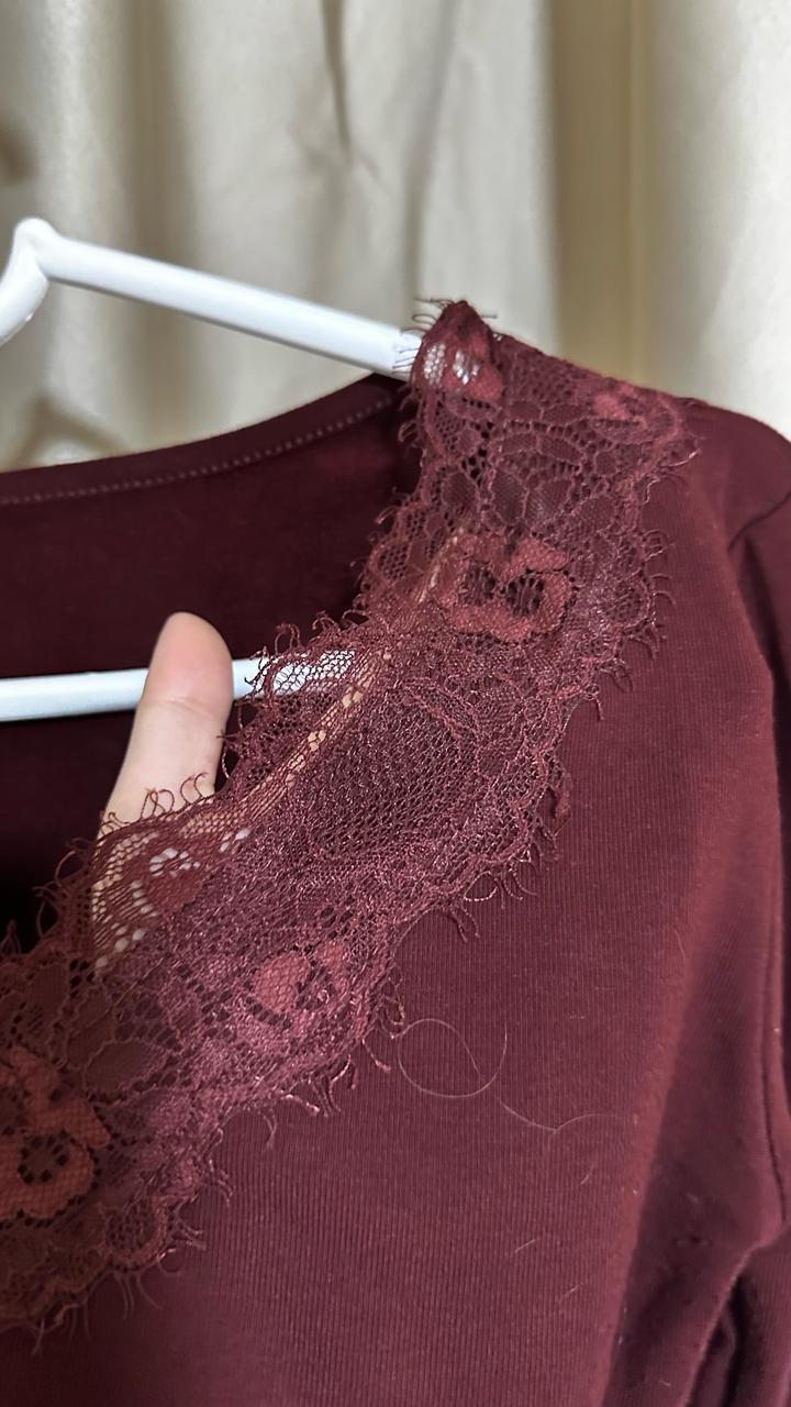 бордовый лонгслив